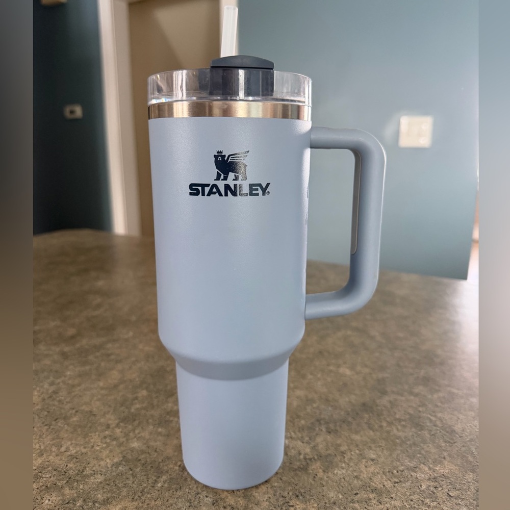 40 oz Blue Stanley